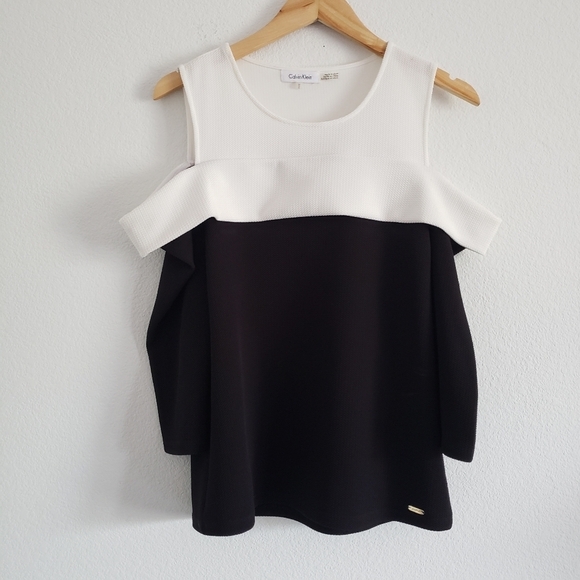 Calvin Klein off the shoulder black and white structure top - Picture 5 of 5